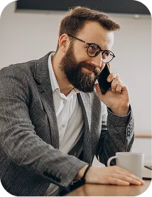 Directiva de empresa que busca incorporar talento tecnológico