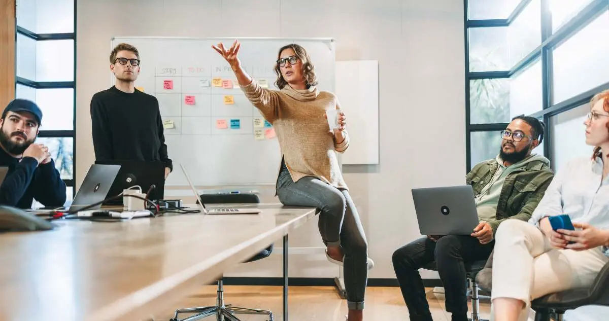 C&oacute;mo el outsourcing IT ayuda a ahorrar costes respecto a los equipos internos mal gestionados