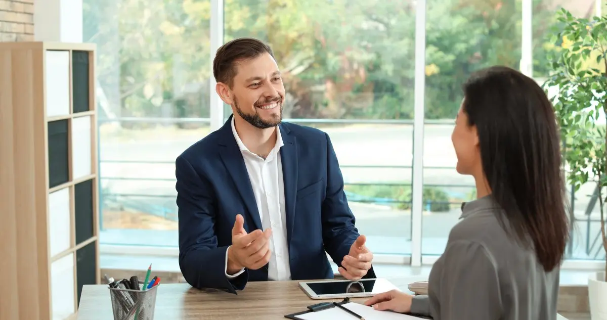 Ventajas del modelo híbrido de Recursos Humanos y tecnología para contratar profesionales