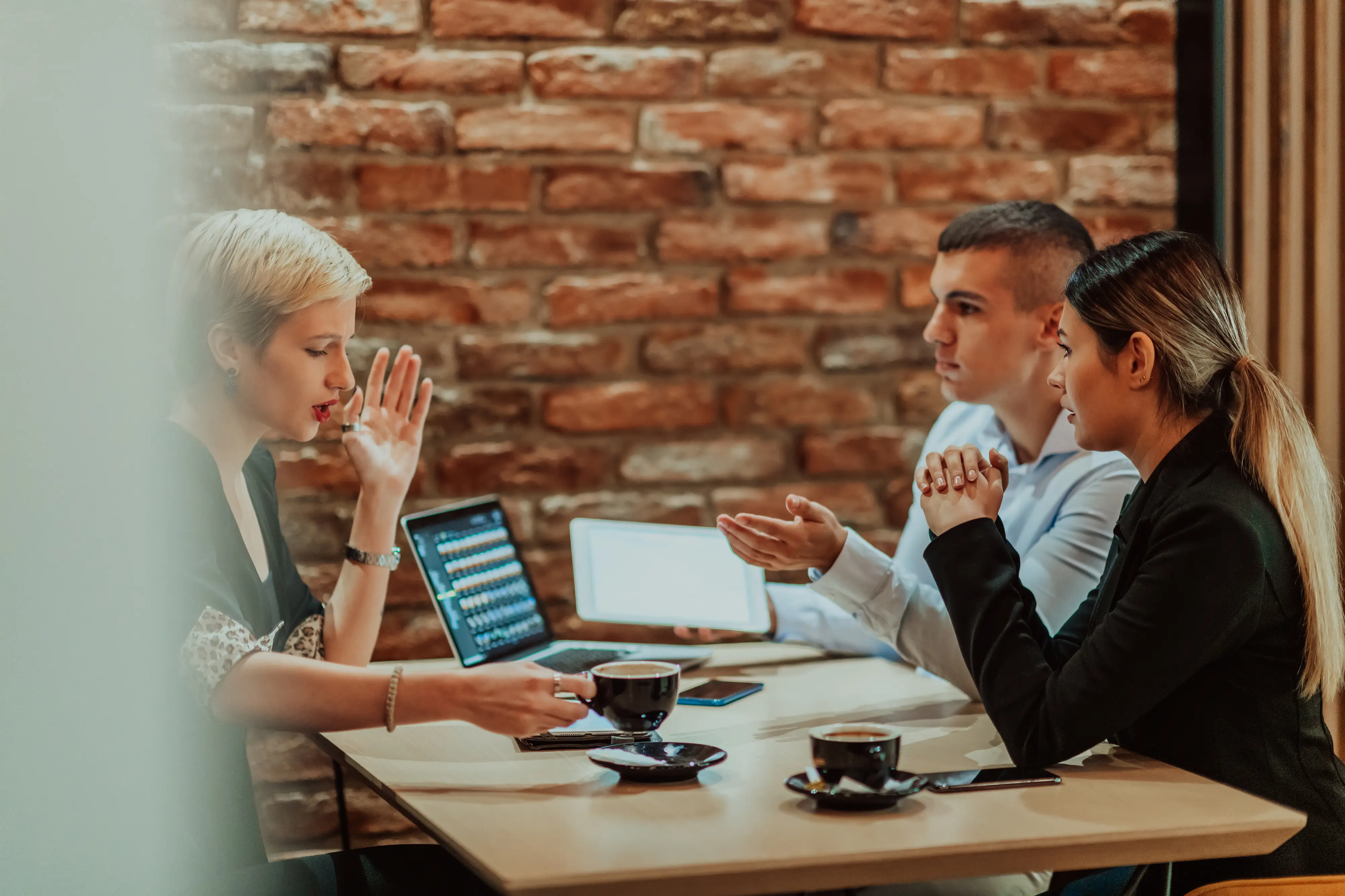 Coste de ampliar un equipo de desarrollo mediante contratación interna y Outsourcing IT