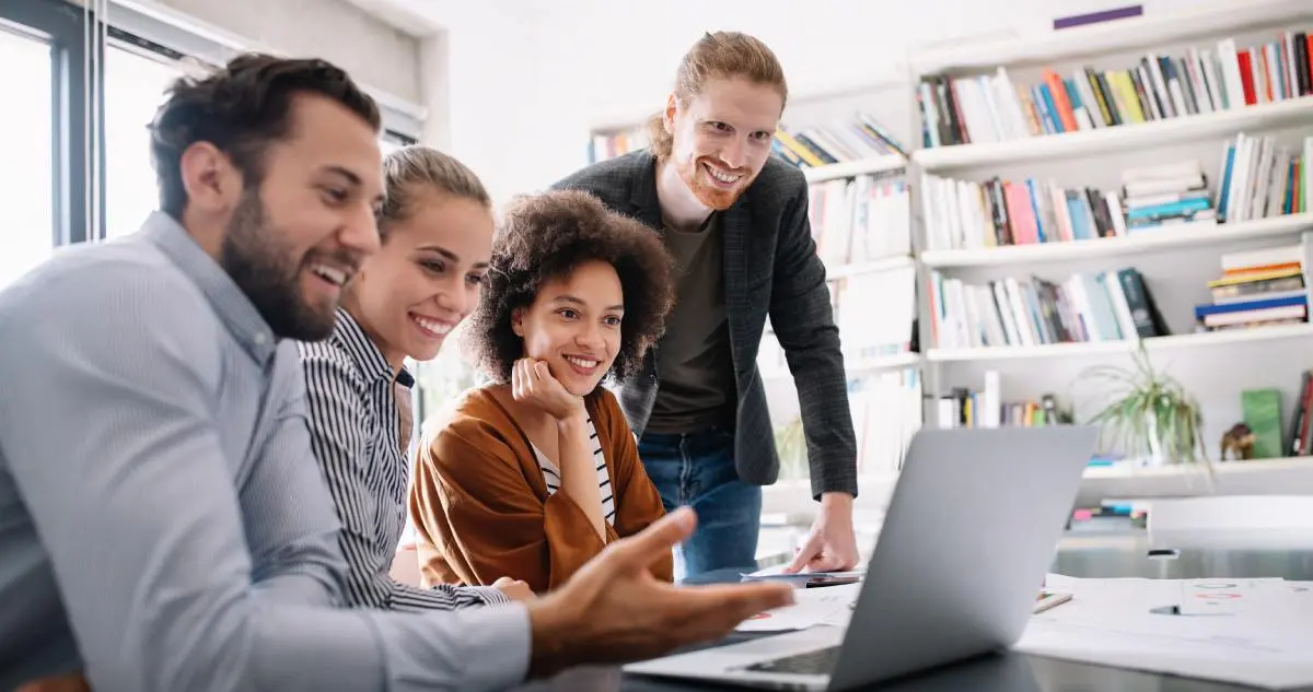 Nuevos modelos de outsourcing empresarial: nearshoring vs. offshoring