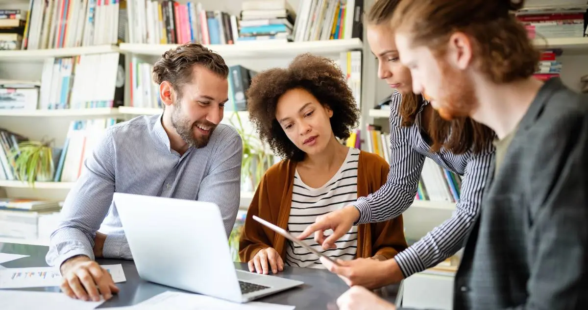 Cómo aprovechar el outsourcing empresarial para contratar talento IT